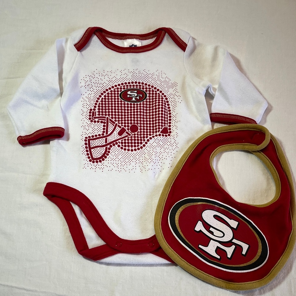 0-3M Gerber San Francisco 49ers Football Bib and Onesie Set